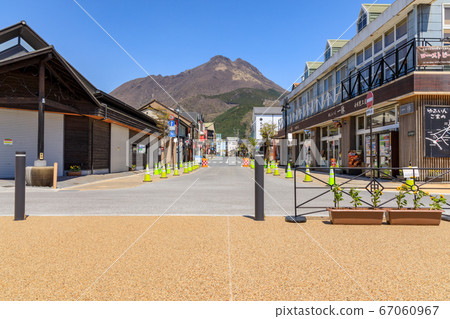 大分縣由布院站街和由布岳 大分縣由布院站街和由布岳 67060967