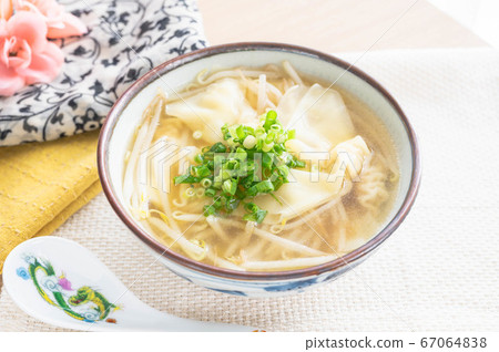 Wonton soup with sprouts Wonton soup with sprouts 67064838
