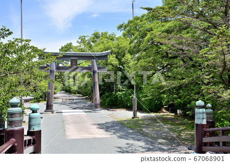 Torii at Sanbashira Shrine, Yanagawa 67068901