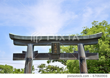 Torii at Sanbashira Shrine, Yanagawa 67068908