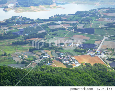 Cheongpung Lake, Cheongpung-myeon, Jecheon-si, Chungcheongbuk-do, Korea Cheongpung Lake, Cheongpung-myeon, Jecheon-si, Chungcheongbuk-do, Korea 67069133