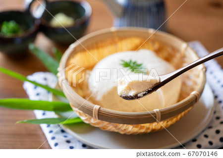 新鮮的豆腐 67070146