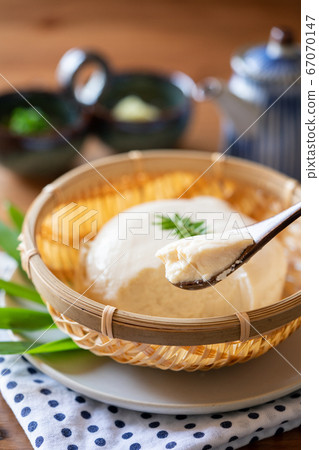 新鮮的豆腐 67070147