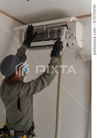 Air conditioner cleaning 67070430