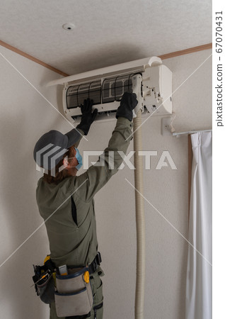 Air conditioner cleaning 67070431