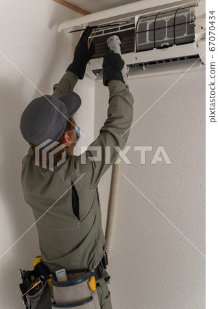 Air conditioner cleaning 67070434