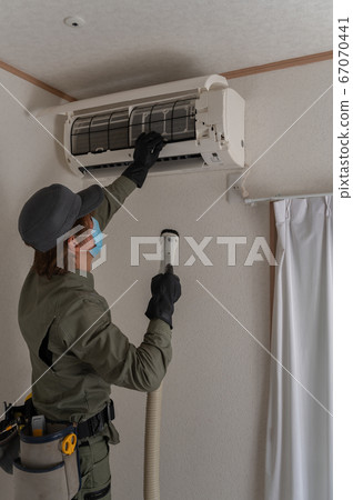 Air conditioner cleaning 67070441