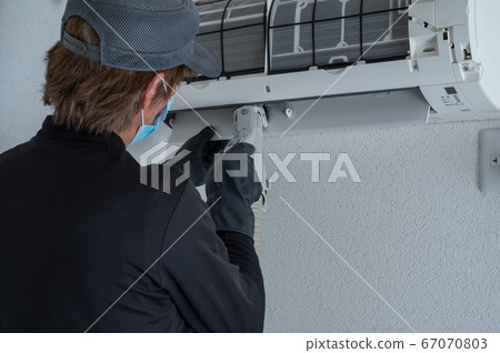 Air conditioner cleaning 67070803