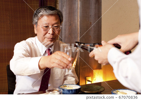 Business man 67070836
