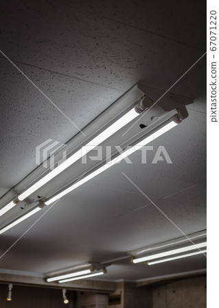 Fluorescent lamp 67071220