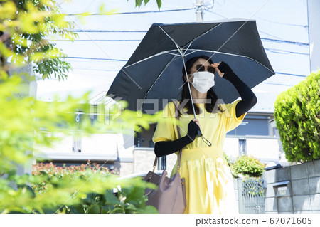 Mask parasol woman 67071605