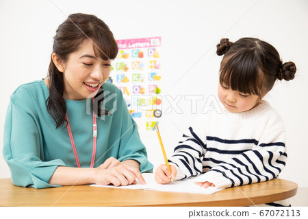 Early childhood education Children and teachers 67072113