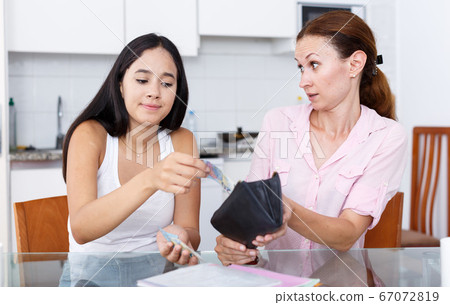 Girl asks cash 67072819