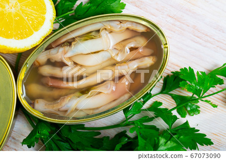 Canned ensis with lemon and greens Canned ensis with lemon and greens 67073090