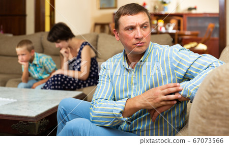 Husband quarreled with his wife 67073566