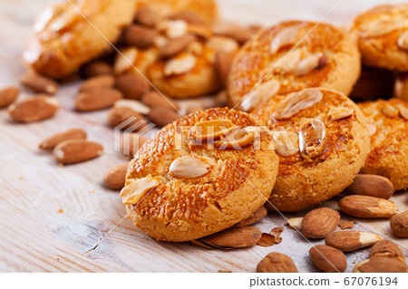 Sweet cookies with almond Sweet cookies with almond 67076194