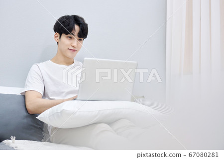 Lifestyle laptop man Lifestyle laptop man 67080281