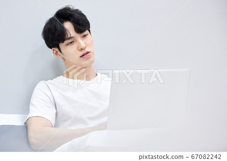 Lifestyle laptop man Lifestyle laptop man 67082242