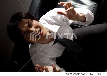 Alcoholic businessman 67084330