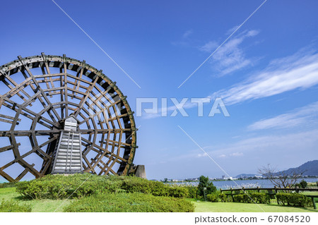 諾托河水車聳立在藍藍的天空1 諾托河水車聳立在藍藍的天空1 67084520