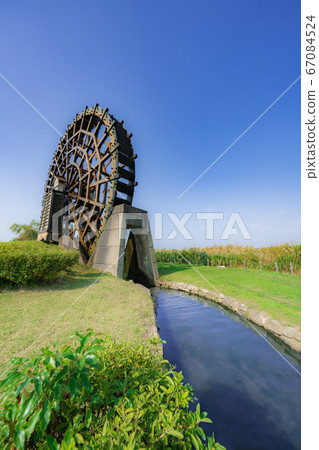Noto River Turbine Towering in the Blue Sky 3 67084524