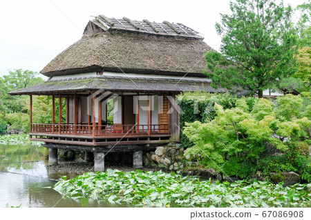 Tea room in Japanese garden 67086908