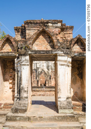 ancient front gate 67089796