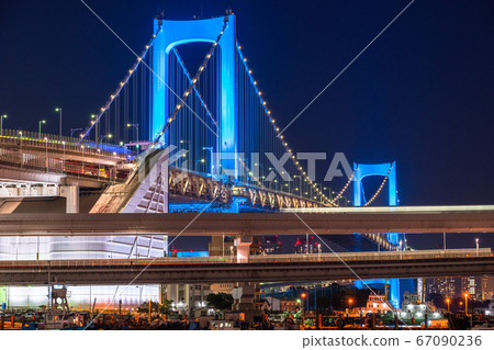 <<Tokyo>> Night view of Rainbow Bridge and Loop Bridge 67090236