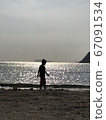 Children and sea 67091534