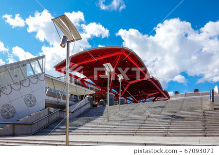 幕張國際展覽館1-8大廳入口中央廣場的紅色屋頂，是博索半島山區的形象 67093071
