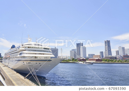 Asuka II anchored at Osan Bridge 67093390