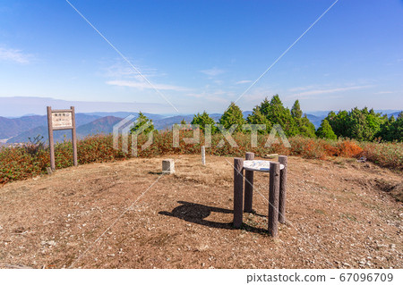 關西百明山,山頂(兵庫縣朝來市和田山町)*圖片在註釋部分 關西百明山,山頂(兵庫縣朝來市和田山町)*圖片在註釋部分 67096709