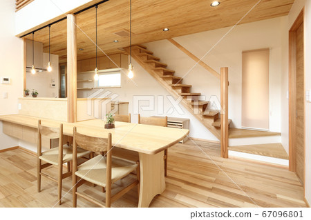 時尚的日式實木餐廳 時尚的日式實木餐廳 67096801