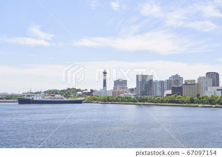 Yamashita Park and Hikawa Maru 67097154