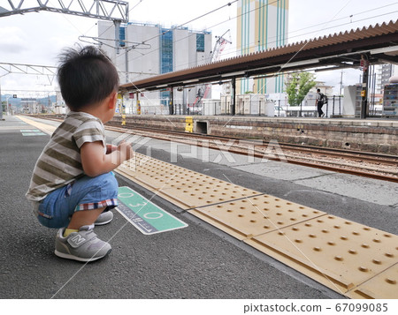 站台嬰兒 站台嬰兒 67099085