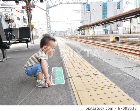 站台嬰兒 站台嬰兒 67099538