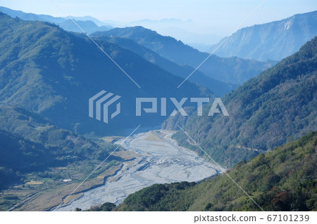 山脈 67101239