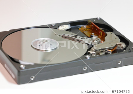 Inside of 3.5 inch hard disk 67104755