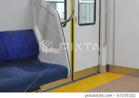 火車內的圖像 67105182