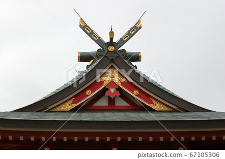 神社的屋頂 67105306