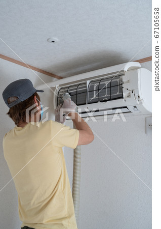Air conditioner cleaning 67105658