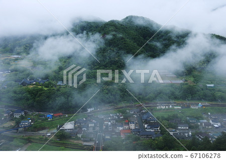 山形縣的雨季,從山寺(立石寺)眺望 山形縣的雨季,從山寺(立石寺)眺望 67106278