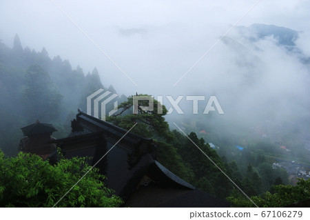 山形縣的雨季,從山寺(立石寺)眺望 山形縣的雨季,從山寺(立石寺)眺望 67106279