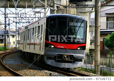 直接連接日比谷線的“ TH班輪” 70090系列滿足對通勤的需求 直接連接日比谷線的“ TH班輪” 70090系列滿足對通勤的需求 67106715