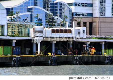 支持該島生命的第二艘客船Saruwaia Maru 67106965