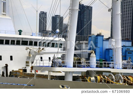 支持該島生命的第二艘客船Saruwaia Maru 支持該島生命的第二艘客船Saruwaia Maru 67106980