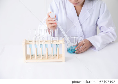 Research/scientist image 67107492