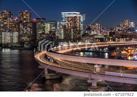 《Tokyo》Rainbow Bridge Loop Bridge/Night view 67107922