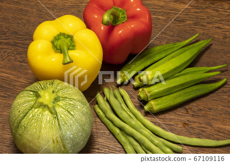 Summer vegetables, green and yellow vegetables 67109116