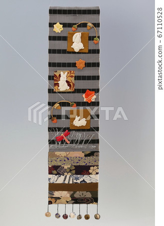 Japanese style hanging scroll 67110528